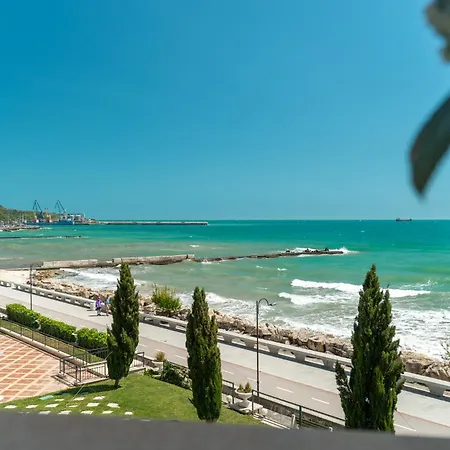 Apartament Poemia- Sea View, Free Parking, Complex Carpe Diem Balcic