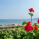 Апартамент Poemia- Sea View, Free Parking, Complex Carpe Diem