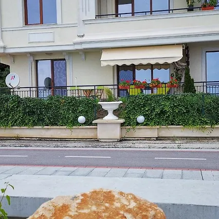 Апартамент Poemia- Sea View, Free Parking, Complex Carpe Diem Балчик