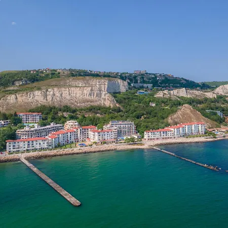 Poemia- Sea View, Free Parking, Complex Carpe Diem Apartment