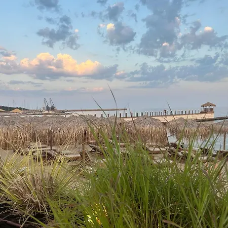 Poemia- Sea View, Free Parking, Complex Carpe Diem Appartement Baltsjik