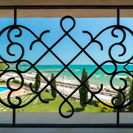 Апартамент Poemia- Sea View, Free Parking, Complex Carpe Diem Балчик