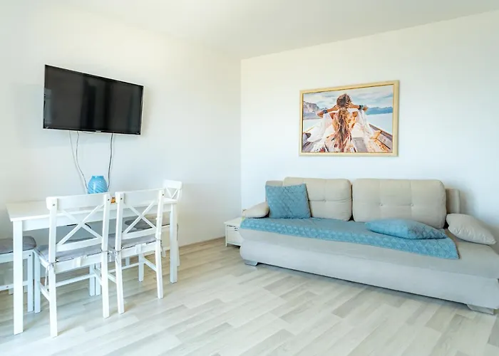 Poemia- Sea View, Free Parking, Complex Carpe Diem Apartman *